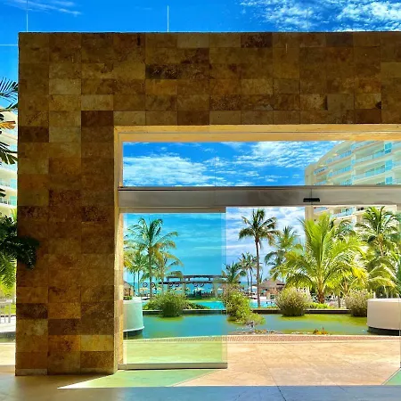 Beachfront Condo DelCanto Resort